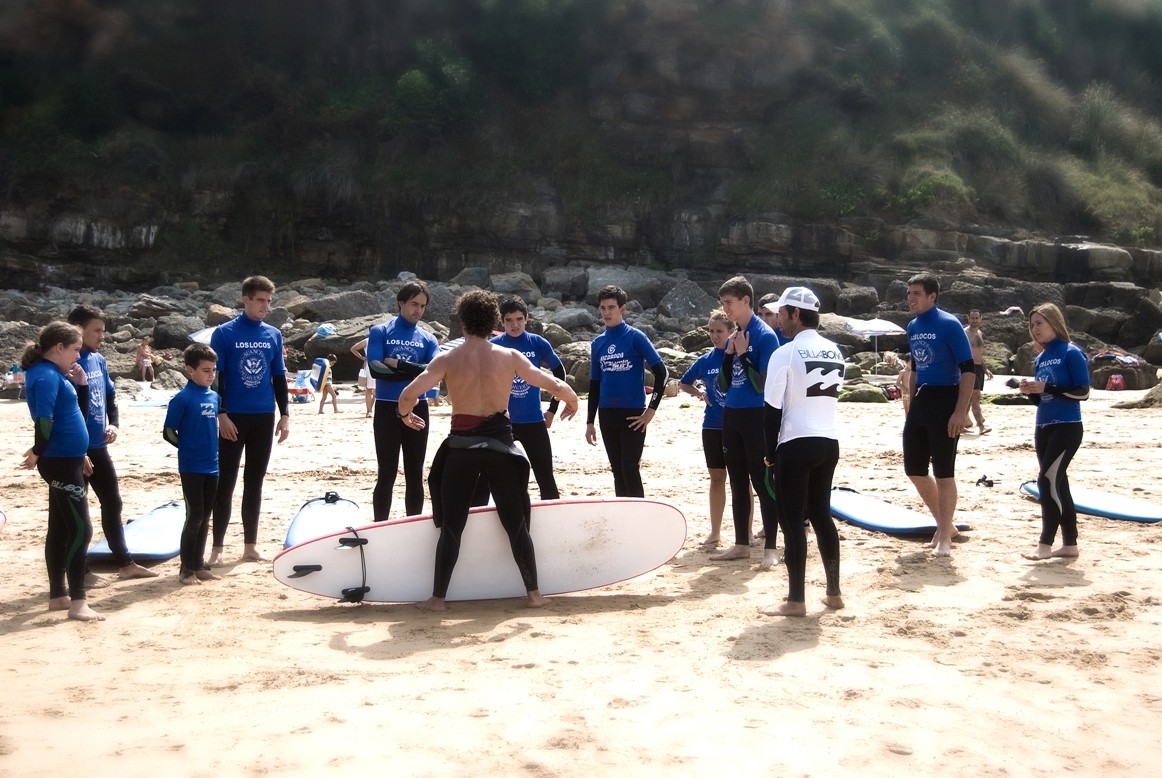 Descubre ESCUELA DE SURF LOS LOCOS -surf camp