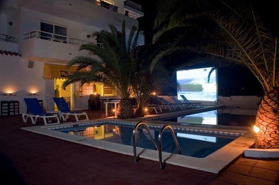 Descubre Ibiza Sunset Point Sports Resort & Roxy Camp