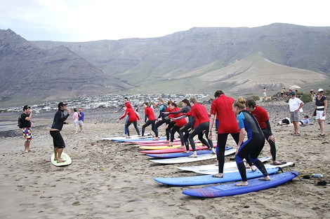 Descubre Kalufa Surf School Camp Lanzarote